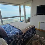 Espectacular Departamento En Renaca - Vina Con Hermosa Vista Al Mar Y Piscina Temperada