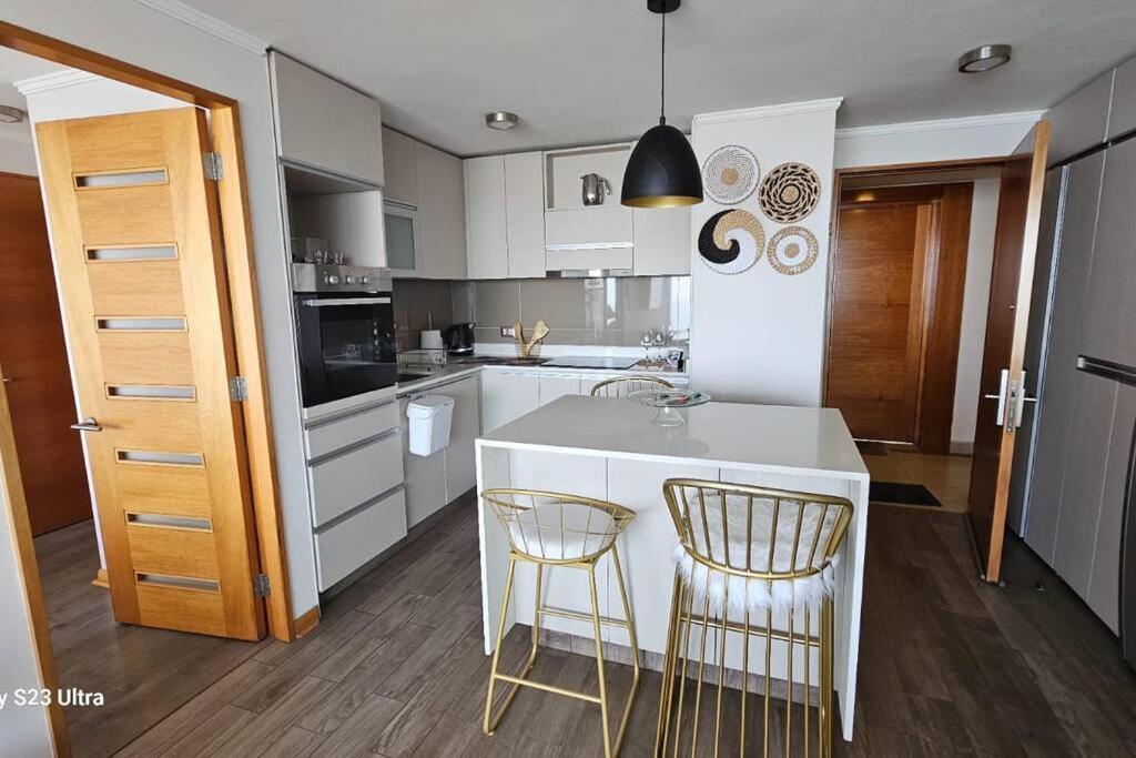 Espectacular Departamento En Renaca - Vina Con Hermosa Vista Al Mar Y Piscina Temperada Apartamento *